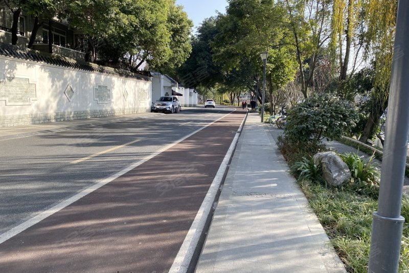 鳴翠路(湖州市境內道路) 鳴翠路(湖州市境內道路)