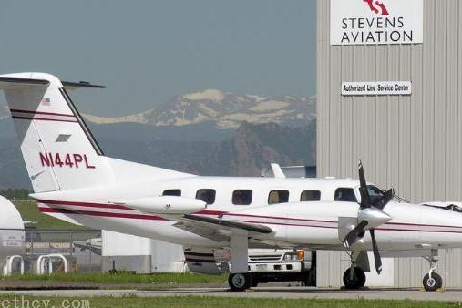 PA-32型飛機 PA-32型飛機