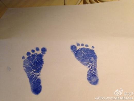 大S產後貼出寶寶腳印照