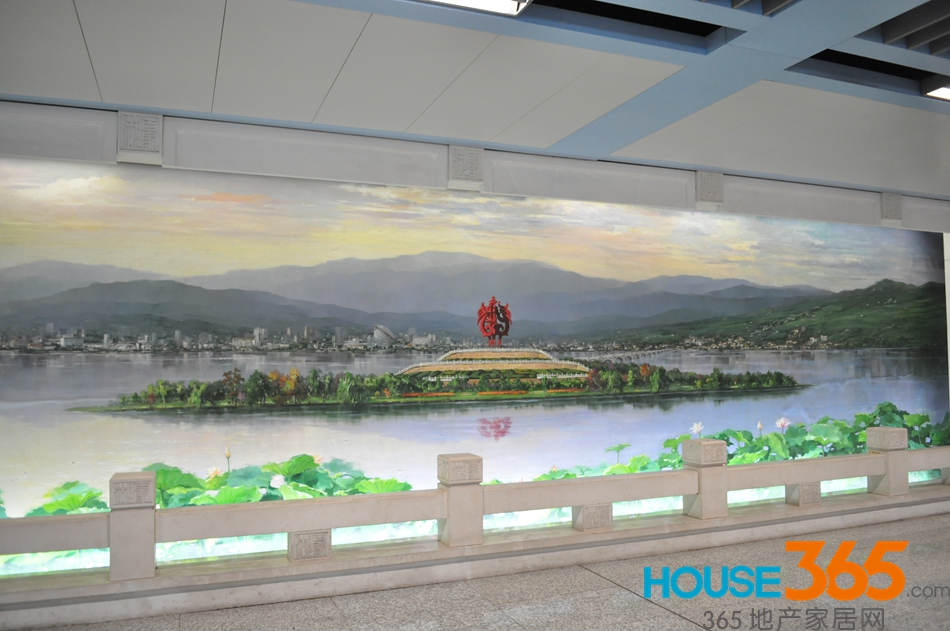 百家湖站文化藝術牆：佳湖美景