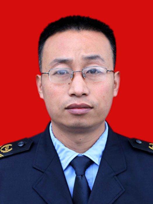 楊光(河南登封市市場監督管理局黨組成員、副局長)