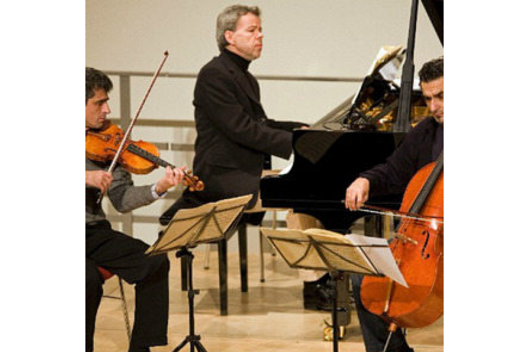 Trio Opus 8 Trio Opus 8