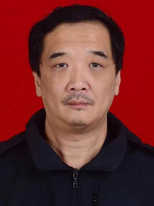 吳健(湖南省常德市武陵區自然資源局黨組成員、副局長) 吳健(湖南省常德市武陵區自然資源局黨組成員、副局長)