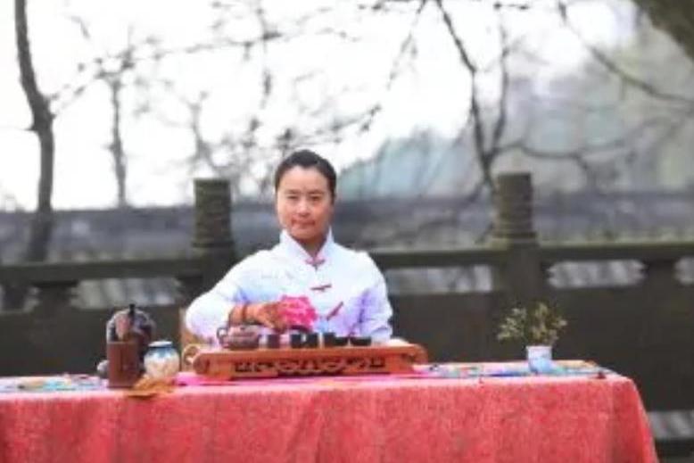 代丹(國家高級茶藝師) 代丹(國家高級茶藝師)