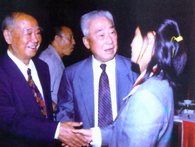 李夢華（左）