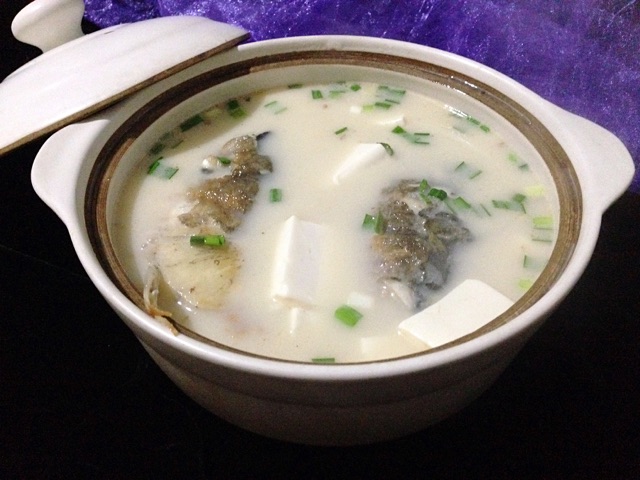魚板米粉豆腐湯