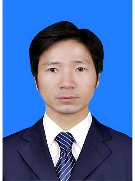 劉鴻賓(江西省贛州市于都縣祁祿山鎮黨委委員、紀委書記、監察辦主任) 劉鴻賓(江西省贛州市于都縣祁祿山鎮黨委委員、紀委書記、監察辦主任)