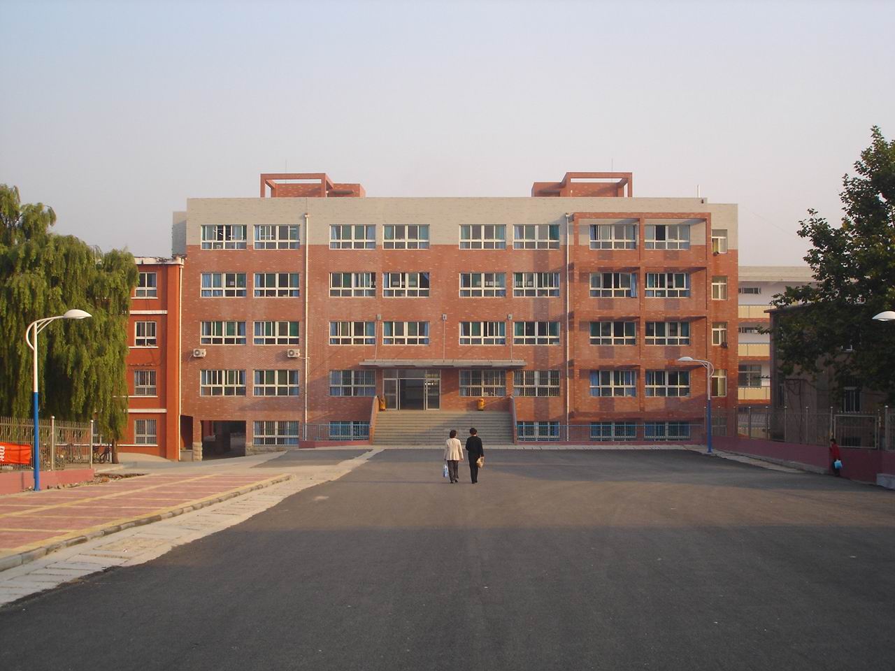 萊蕪市萊鋼高級中學主教學樓