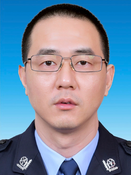 姚勇(浙江省樂清市公安局黨委副書記、常務副局長) 姚勇(浙江省樂清市公安局黨委副書記、常務副局長)