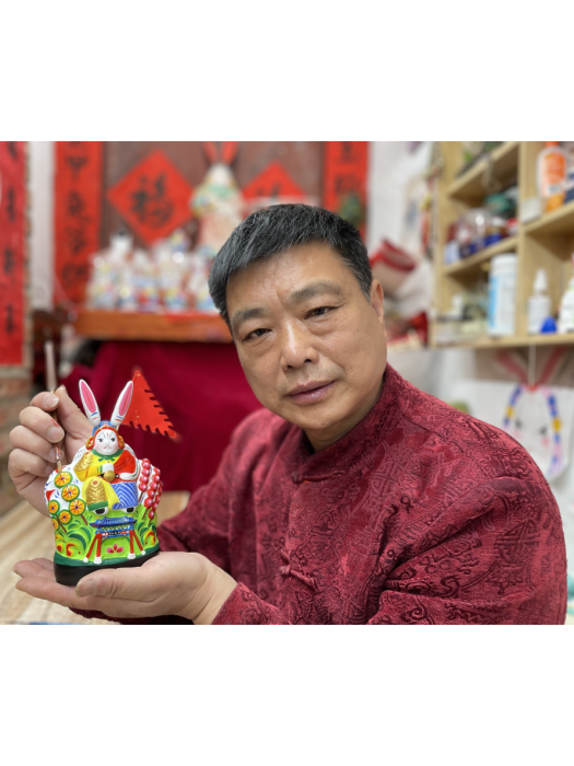 張忠強(老北京兔兒爺第五代傳承人、大柵欄社區非遺民俗顧問) 張忠強(老北京兔兒爺第五代傳承人、大柵欄社區非遺民俗顧問)