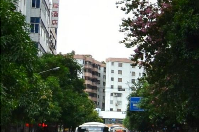 富華中路 富華中路