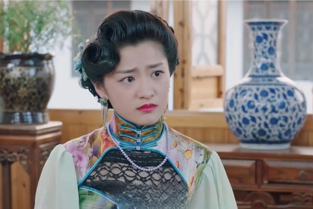 李芙蓉(年代戰爭劇《亂世危情》中的角色) 李芙蓉(年代戰爭劇《亂世危情》中的角色)