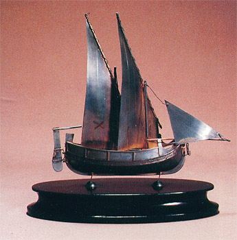 銀質帆船模型