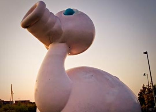 芬蘭圖爾庫市的“豬嘴鴨”雕塑