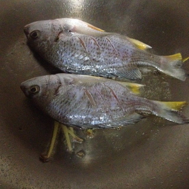 黃翅魚醬油水