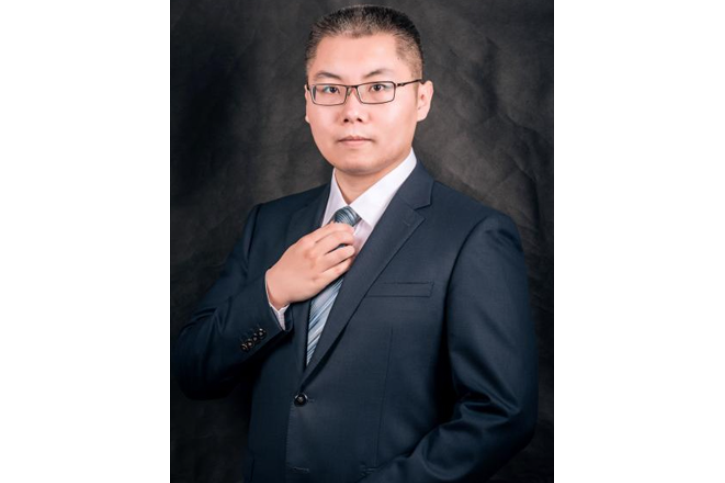 韓鵬(東北大學講師,東北大學悉尼智慧型科技學院副院長) 韓鵬(東北大學講師,東北大學悉尼智慧型科技學院副院長)