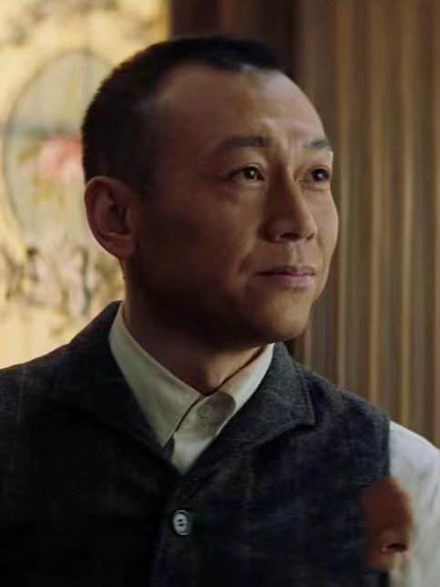 邱明(懸疑抗戰電影《雪豹之虎嘯軍魂》中的角色) 邱明(懸疑抗戰電影《雪豹之虎嘯軍魂》中的角色)