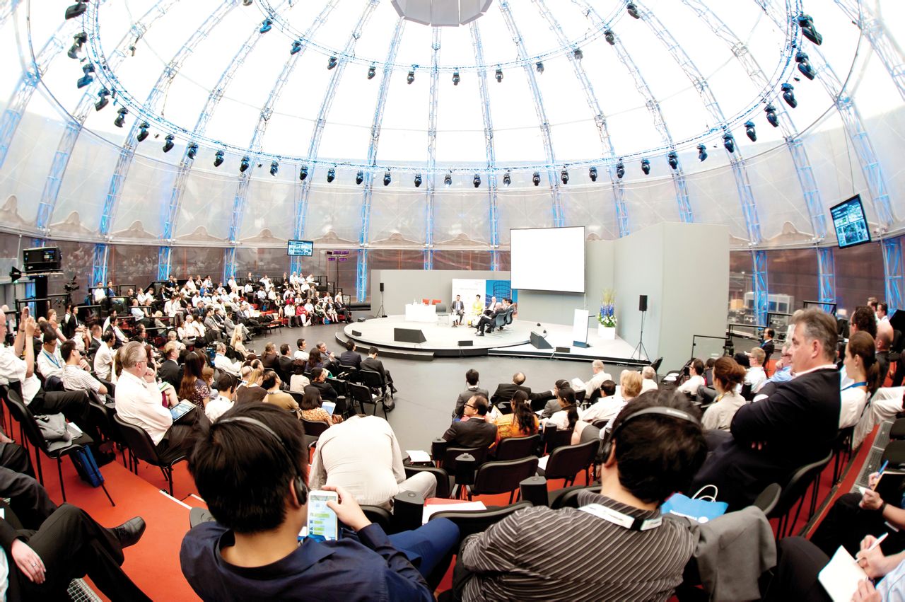 2013 年第八屆全球人居環境論壇會議現場