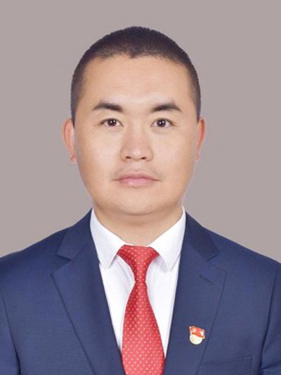 鄭偉(雲南省德宏州瑞麗市畹町鎮黨委副書記) 鄭偉(雲南省德宏州瑞麗市畹町鎮黨委副書記)