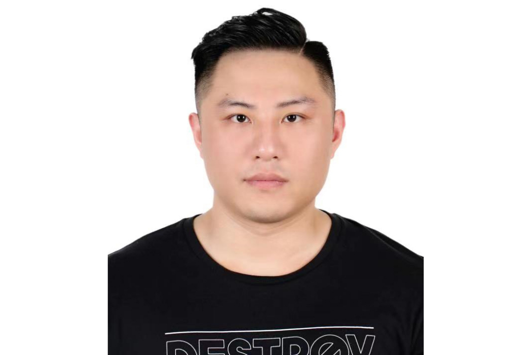 張華聰 張華聰
