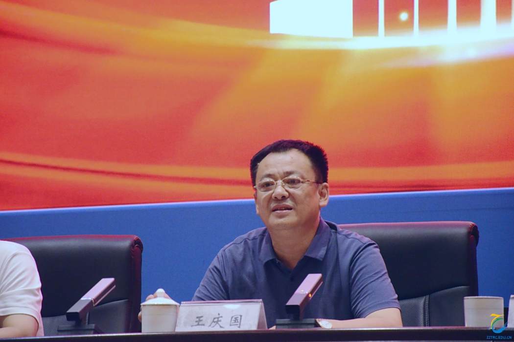 王慶國(鄭州旅遊職業學院原黨委副書記、副院長) 王慶國(鄭州旅遊職業學院原黨委副書記、副院長)
