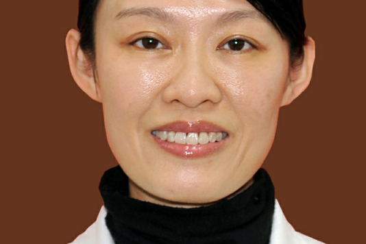 趙欣欣(廣東藥學院附屬第一醫院整形美容科副主任醫師) 趙欣欣(廣東藥學院附屬第一醫院整形美容科副主任醫師)