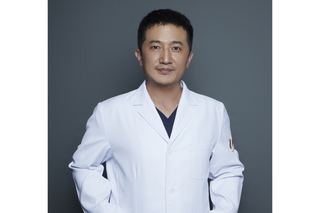 呂健(優諾口腔醫生) 呂健(優諾口腔醫生)