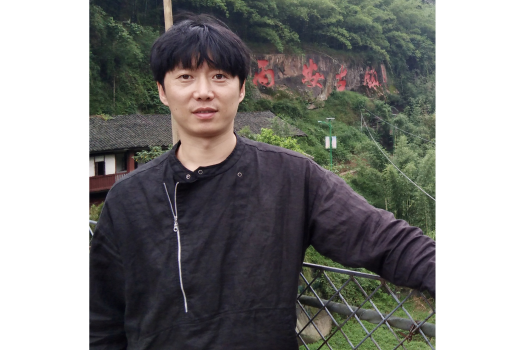 張大羽(中國遼寧籍藝術家) 張大羽(中國遼寧籍藝術家)