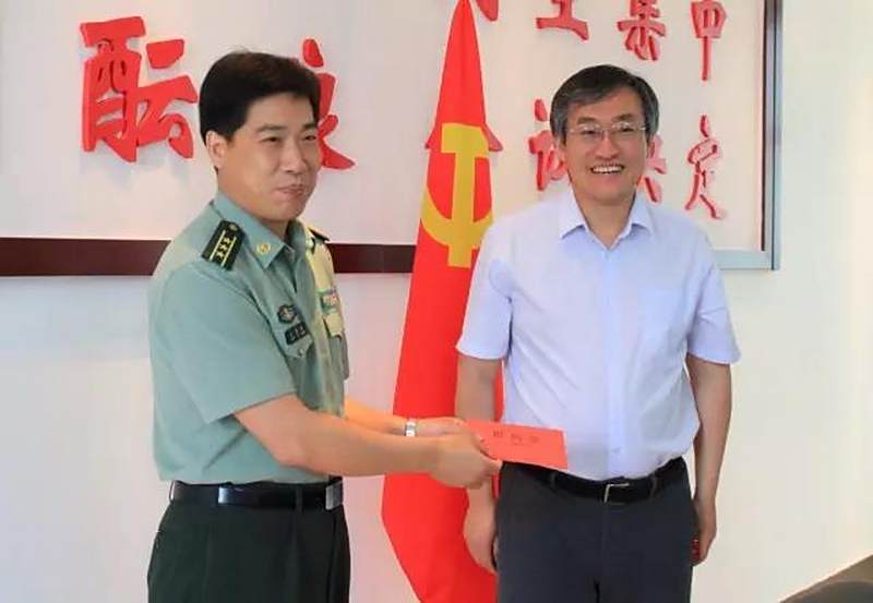 王育專 王育專