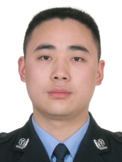 左軍(重慶市萬州區公安局黨委委員、副局長)