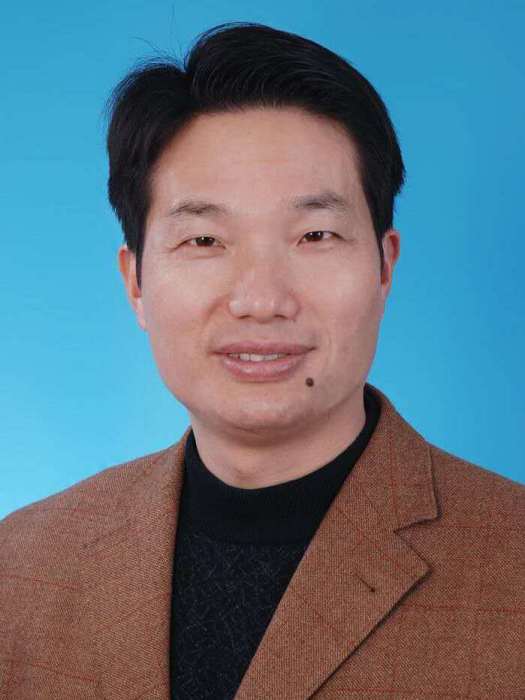 徐小兵(湖北省鹹寧市委常委、市委組織部部長) 徐小兵(湖北省鹹寧市委常委、市委組織部部長)