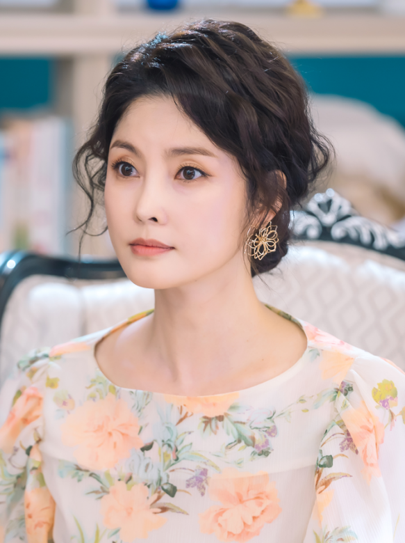 雙面超女(一個女人（韓國崔英勛執導的電視劇）)