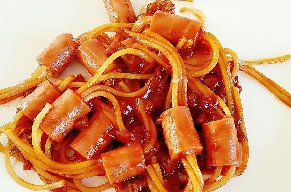 串肉意面 串肉意面