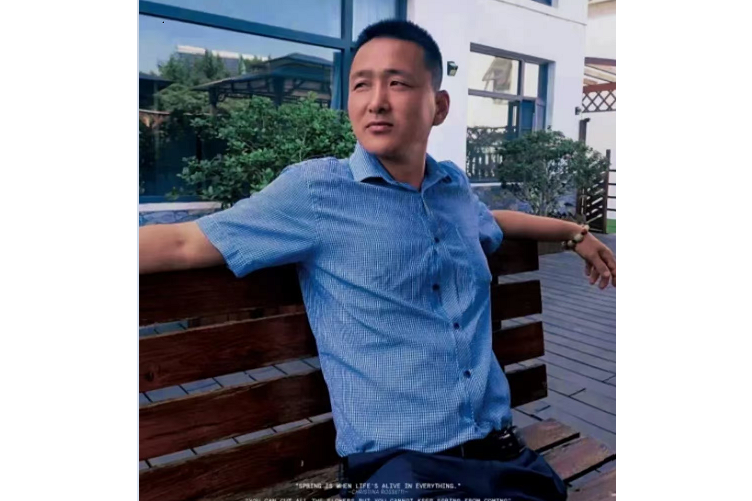 尹傑(中國新詩協會會長) 尹傑(中國新詩協會會長)