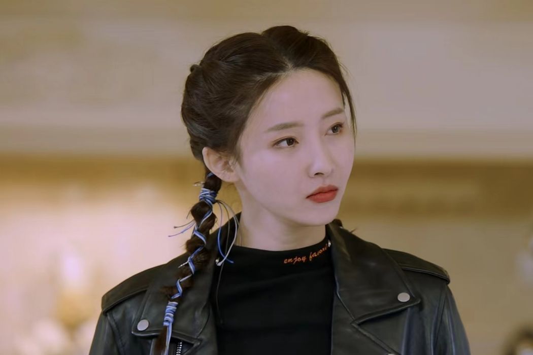 柳萱(國潮都市愛情劇《月里青山淡如畫》中的女配角) 柳萱(國潮都市愛情劇《月里青山淡如畫》中的女配角)