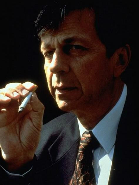 威廉·B·戴維斯(William B. Davis) 威廉·B·戴維斯(William B. Davis)