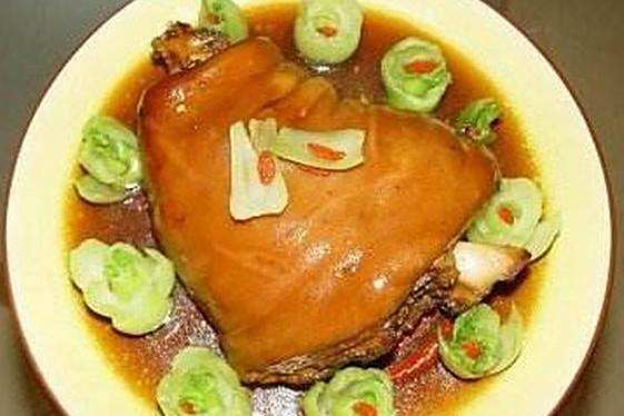 燉圓蹄