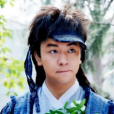 秋鳳梧(青春古裝武俠劇《七種武器之孔雀翎》中的男主角) 秋鳳梧(青春古裝武俠劇《七種武器之孔雀翎》中的男主角)