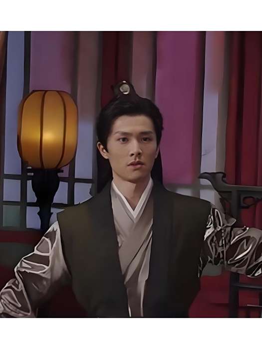 覃天丞(古裝情感劇《七夜雪》中的虛構角色,由馬昊飾演。) 覃天丞(古裝情感劇《七夜雪》中的虛構角色,由馬昊飾演。)
