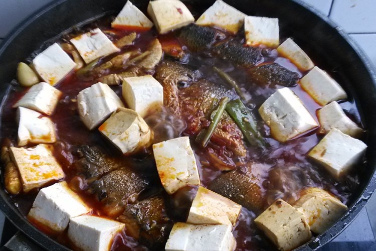 青魚燒豆腐 青魚燒豆腐