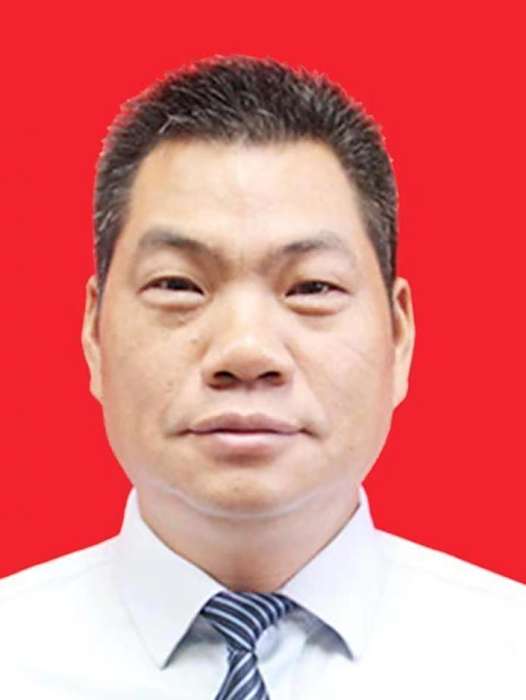 鄧衛華(湖北省荊州市公安縣自然資源和規劃局黨組成員、三級主任科員) 鄧衛華(湖北省荊州市公安縣自然資源和規劃局黨組成員、三級主任科員)
