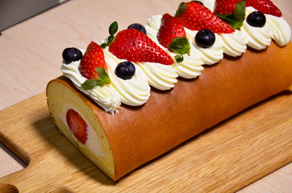 奶油草莓蛋糕卷