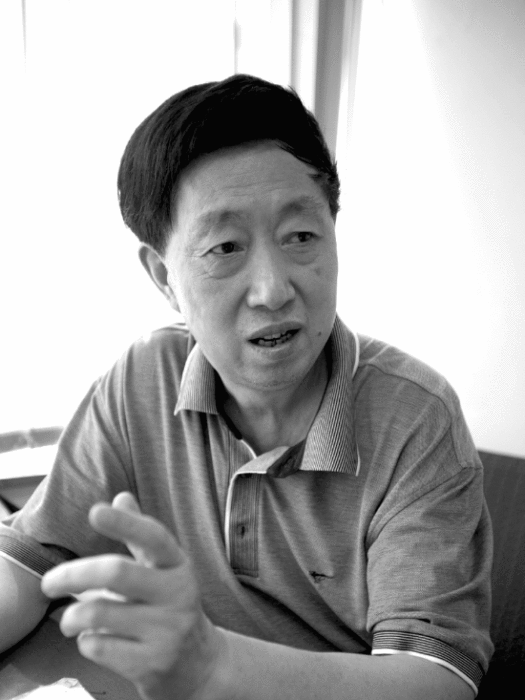 向求緯 向求緯