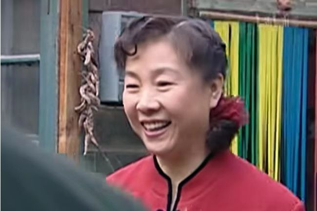 李麗英(年代劇《採桑子之妻室兒女》中的角色) 李麗英(年代劇《採桑子之妻室兒女》中的角色)