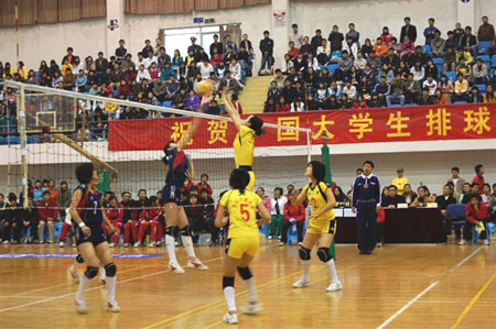 8強賽首回合重慶工商大學3-1南昌大學