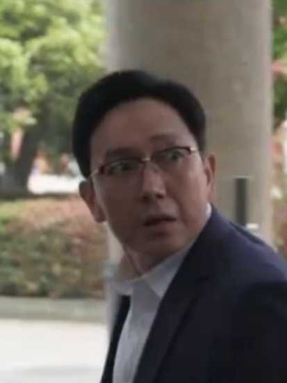 陳遠航(《女巡特警之蜂鳥突擊隊》中由關亞軍飾演的反派角色) 陳遠航(《女巡特警之蜂鳥突擊隊》中由關亞軍飾演的反派角色)