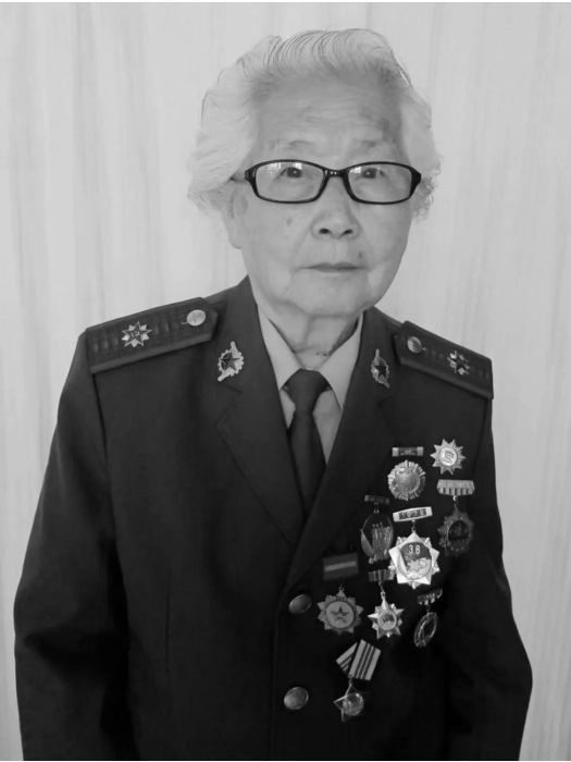 潘榮文(第二軍醫大學第二附屬醫院原副院長、主任醫師、教授) 潘榮文(第二軍醫大學第二附屬醫院原副院長、主任醫師、教授)