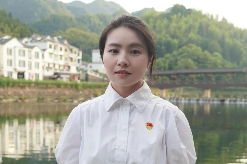 姜麗娟(中共二十大代表,浙江省杭州市淳安縣楓樹嶺鎮下姜村黨總支書記、村委會主任、婦聯主席) 姜麗娟(中共二十大代表,浙江省杭州市淳安縣楓樹嶺鎮下姜村黨總支書記、村委會主任、婦聯主席)