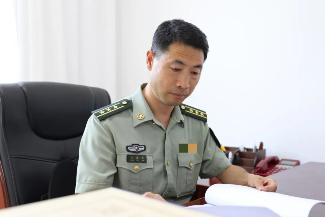 王海軍(中國人民解放軍呼和浩特軍事檢察院副檢察長) 王海軍(中國人民解放軍呼和浩特軍事檢察院副檢察長)