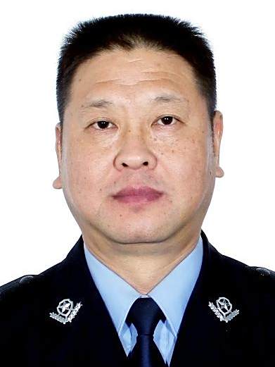 葉堅(浙江省衢州市公安局衢江分局黨委副書記、政委) 葉堅(浙江省衢州市公安局衢江分局黨委副書記、政委)